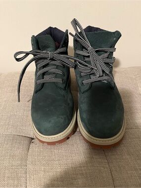 Timberland Kids Dark Green Nubuck Lace-Up Boots with Tan Soles